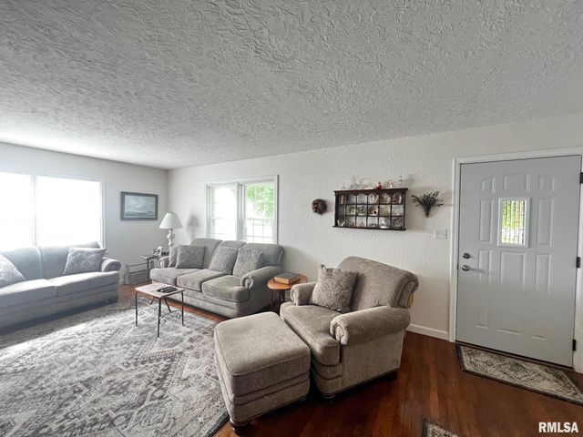 10105 W KNOX Street, Edwards, IL 61528