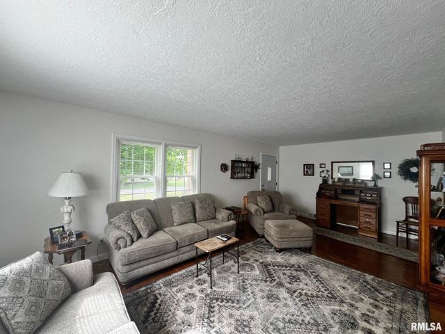 10105 W KNOX Street, Edwards, IL 61528