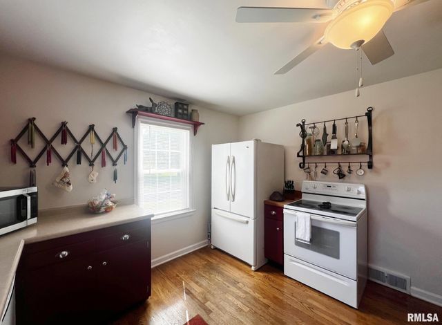 10105 W KNOX Street, Edwards, IL 61528
