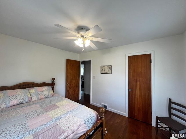 10105 W KNOX Street, Edwards, IL 61528