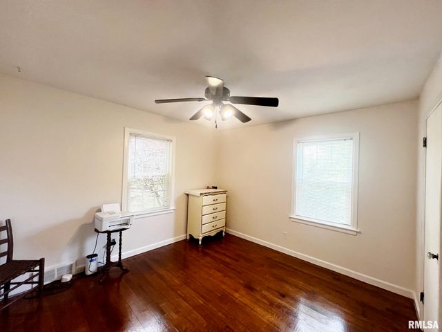 10105 W KNOX Street, Edwards, IL 61528