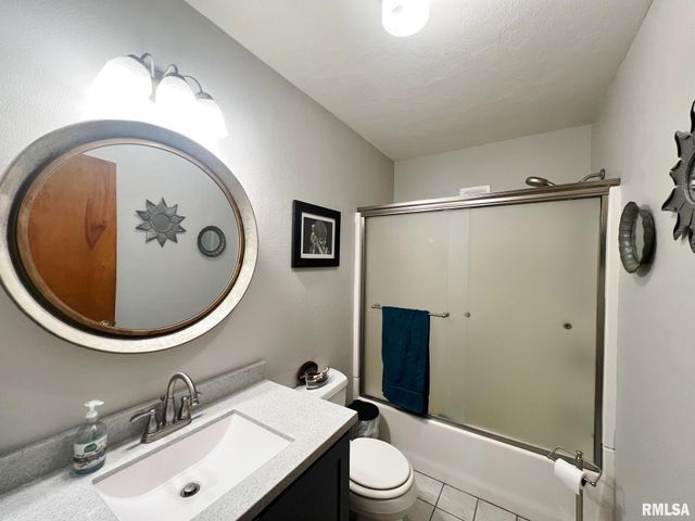 10105 W KNOX Street, Edwards, IL 61528