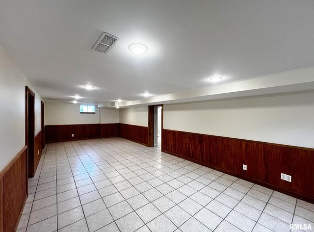 10105 W KNOX Street, Edwards, IL 61528