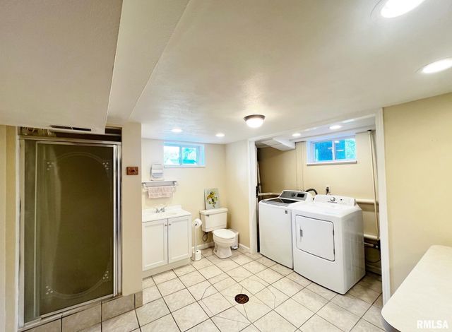 10105 W KNOX Street, Edwards, IL 61528