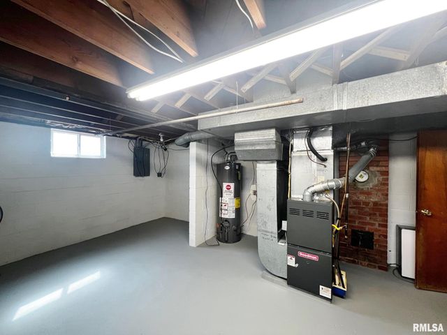 10105 W KNOX Street, Edwards, IL 61528
