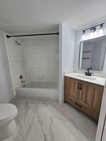 1100 S Crestwood Court S 1116, Royal Palm Beach, FL 33411