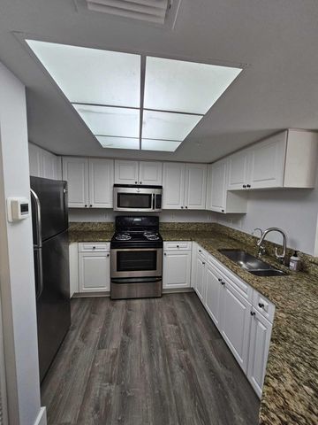 1100 S Crestwood Court S 1116, Royal Palm Beach, FL 33411