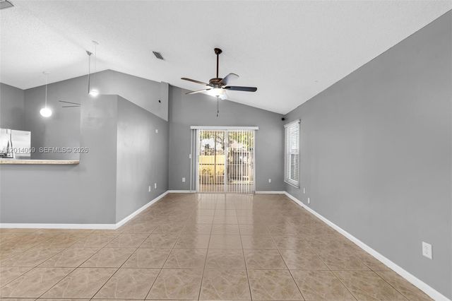 1308 E Glen Oak Rd 1308, North Lauderdale, FL 33068