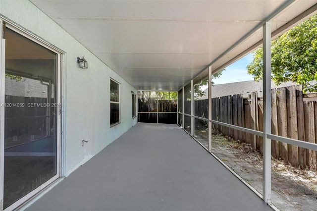 1308 E Glen Oak Rd 1308, North Lauderdale, FL 33068