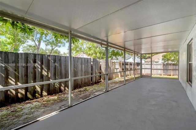 1308 E Glen Oak Rd 1308, North Lauderdale, FL 33068