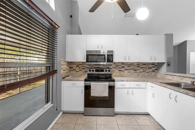 1308 E Glen Oak Rd 1308, North Lauderdale, FL 33068
