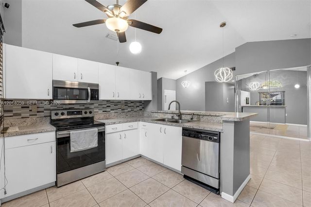 1308 E Glen Oak Rd 1308, North Lauderdale, FL 33068