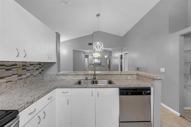 1308 E Glen Oak Rd 1308, North Lauderdale, FL 33068