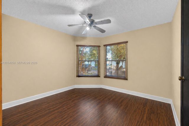 1308 E Glen Oak Rd 1308, North Lauderdale, FL 33068