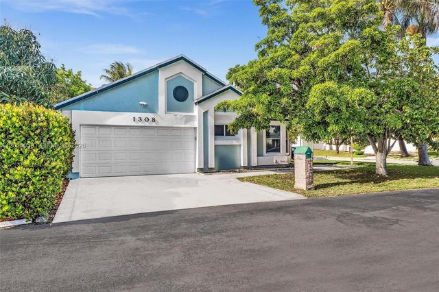 1308 E Glen Oak Rd 1308, North Lauderdale, FL 33068