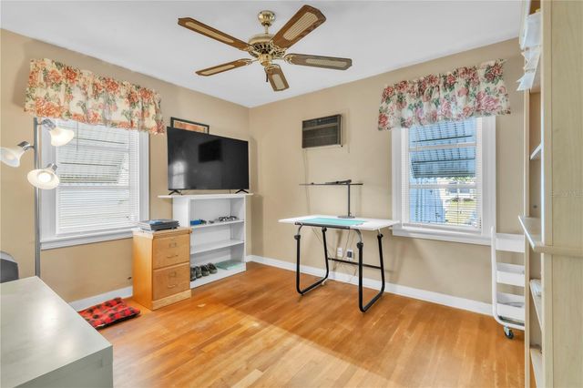 1425 34TH AVENUE N, St Petersburg, FL 33704