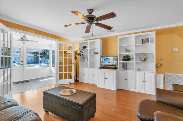 1425 34TH AVENUE N, St Petersburg, FL 33704