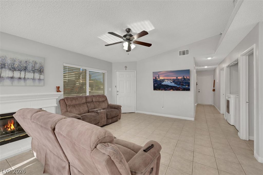 2127 ALISA MARIA Way, Las Vegas, NV 89104 — photo 5