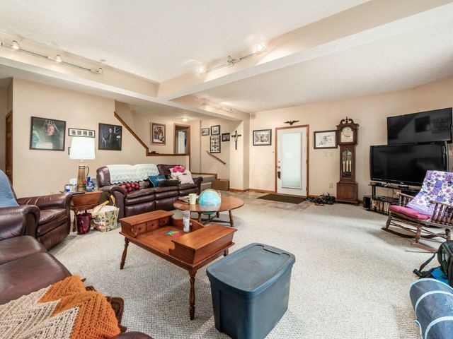6700 Helm Lane, Reynoldsburg, OH 43068
