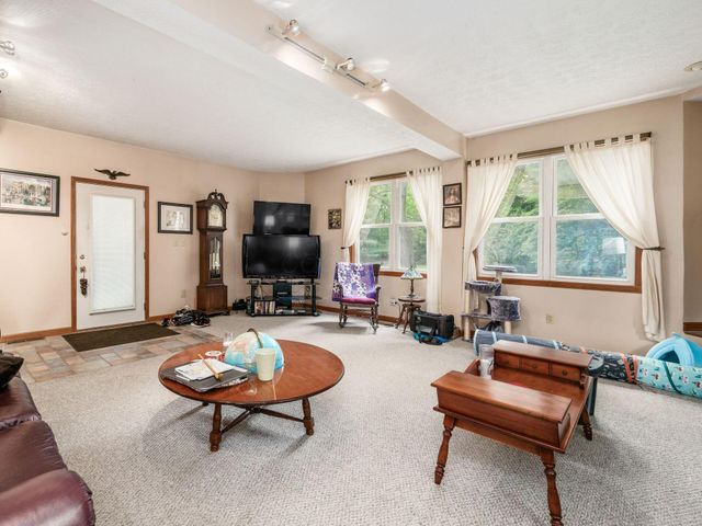 6700 Helm Lane, Reynoldsburg, OH 43068