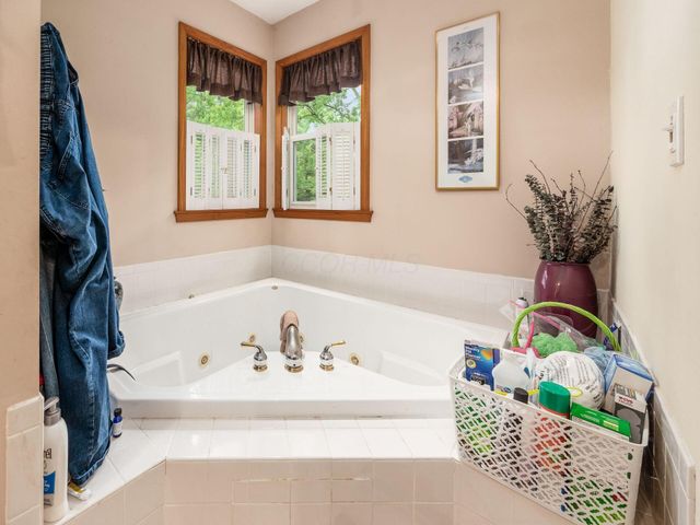 6700 Helm Lane, Reynoldsburg, OH 43068
