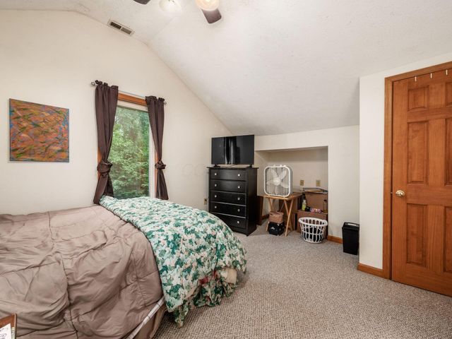 6700 Helm Lane, Reynoldsburg, OH 43068