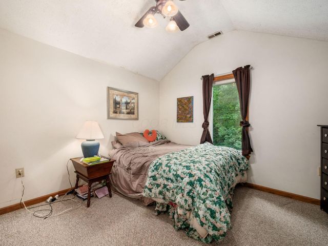 6700 Helm Lane, Reynoldsburg, OH 43068