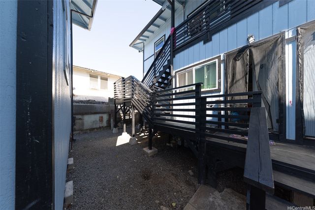 815 Lopez Lane, Honolulu, HI 96817