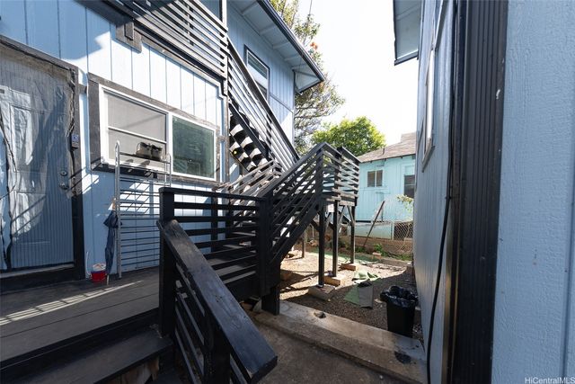 815 Lopez Lane, Honolulu, HI 96817