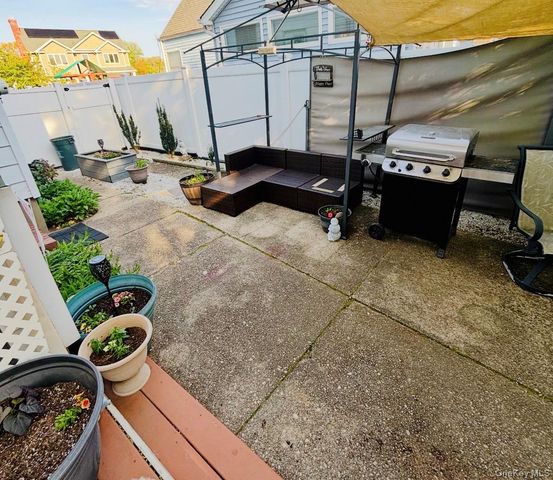 20 Iris Avenue, North Merrick, NY 11566