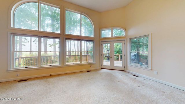 552 Loblolly Drive, Vass, NC 28394