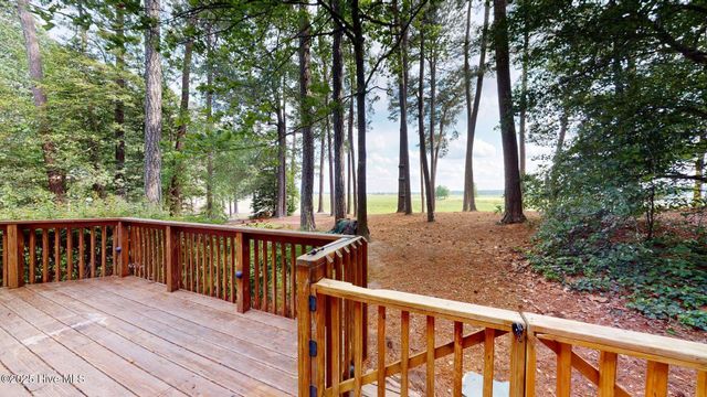 552 Loblolly Drive, Vass, NC 28394