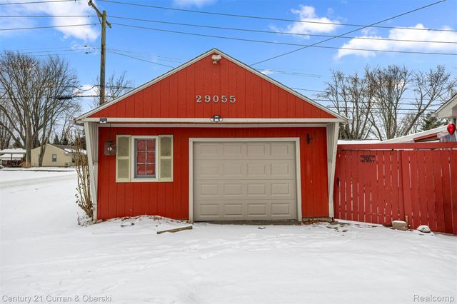 29055 Pennsylvania Road, Romulus, MI 48174