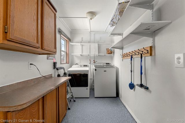 29055 Pennsylvania Road, Romulus, MI 48174