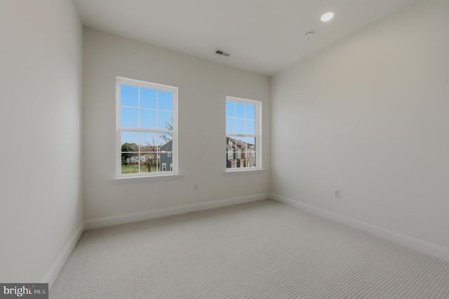 255 GROVE VIEW DR, Hockessin, DE 19707