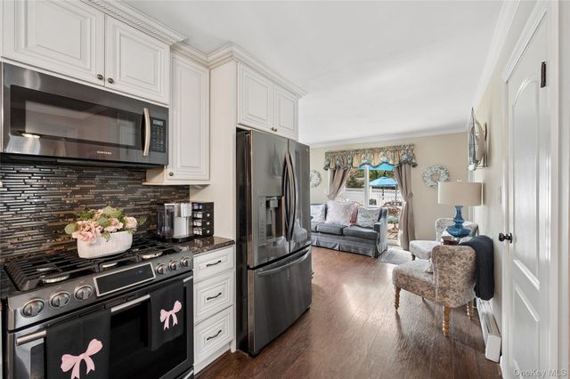 50 Plane Tree Lane, Saint James, NY 11780