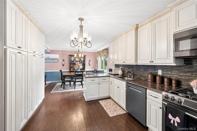 50 Plane Tree Lane, Saint James, NY 11780