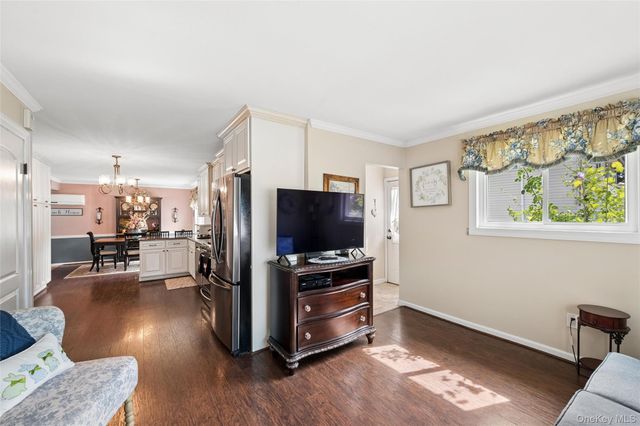 50 Plane Tree Lane, Saint James, NY 11780
