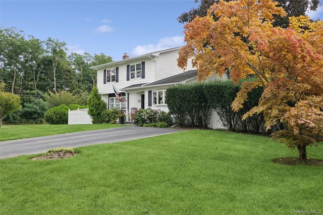 50 Plane Tree Lane, Saint James, NY 11780