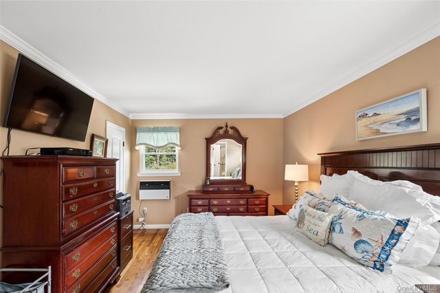 50 Plane Tree Lane, Saint James, NY 11780