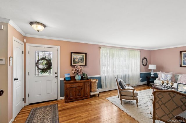 50 Plane Tree Lane, Saint James, NY 11780