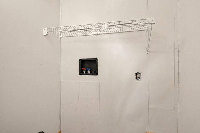 68544 County Road 372, Hartford, MI 49057