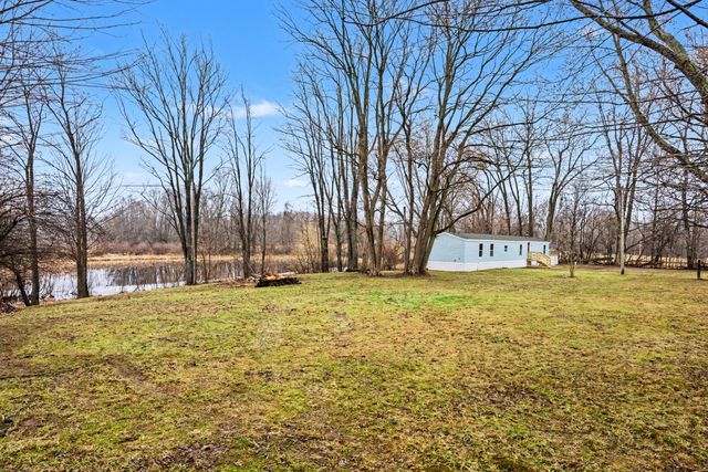 68544 County Road 372, Hartford, MI 49057