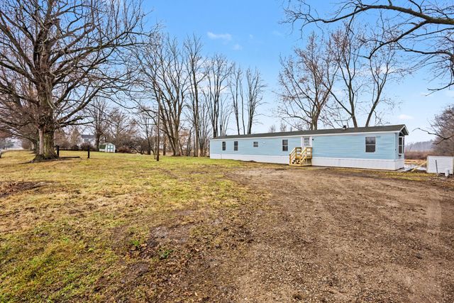 68544 County Road 372, Hartford, MI 49057