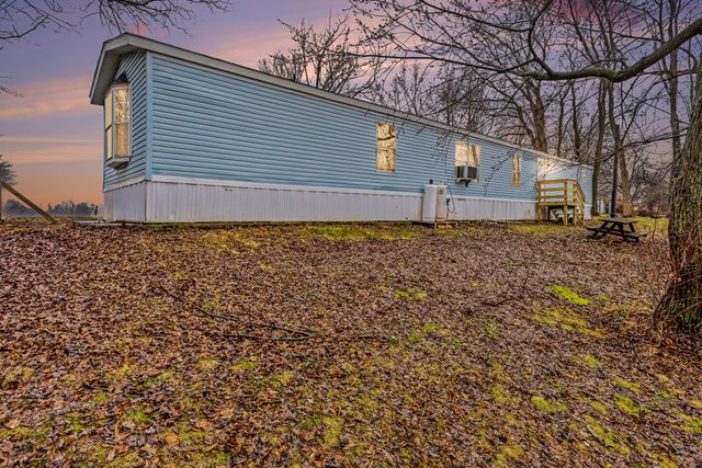 68544 County Road 372, Hartford, MI 49057