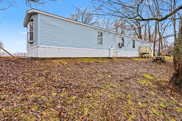 68544 County Road 372, Hartford, MI 49057