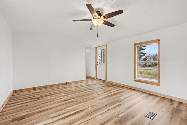 68544 County Road 372, Hartford, MI 49057