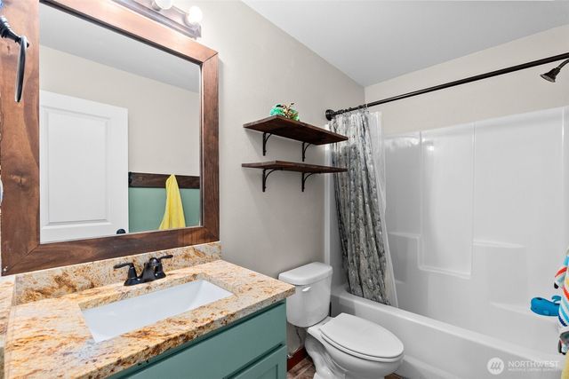 105 McDonald Creek Lane, Elma, WA 98541