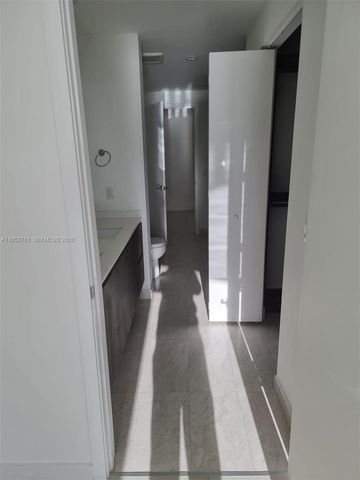 488 NE 18th St 1002, Miami, FL 33132