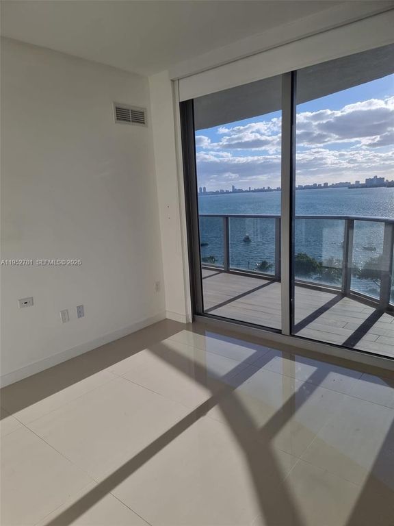 488 NE 18th St 1002, Miami, FL 33132